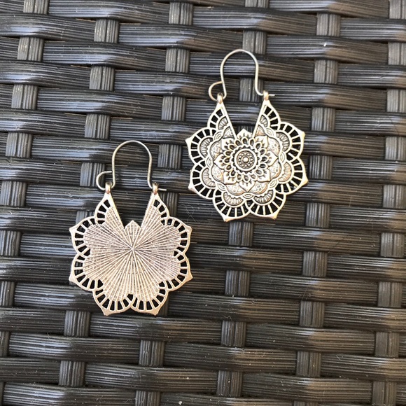 😍 3/$20 NWOT! Tibetan Silver Boho Style Earrings! - Picture 3 of 3